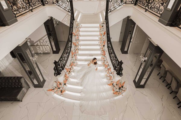 how to decorate wedding railing